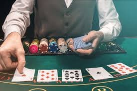 Tabel pembayaran yang transparan untuk setiap tangan Tabel pembayaran Casino Hold'em